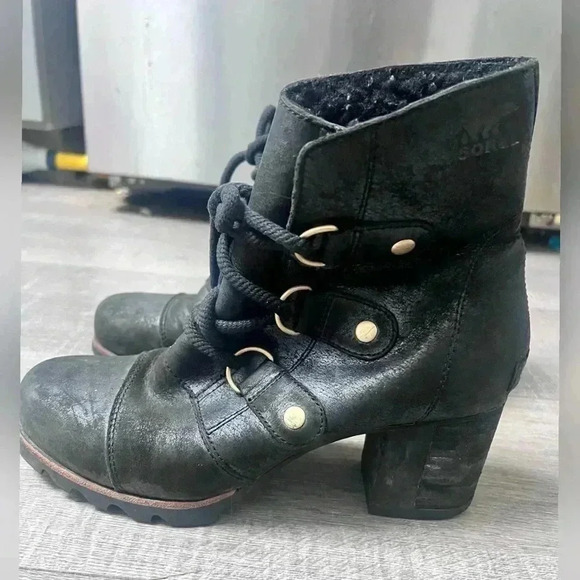 Sorel Addington Holiday Lace Up Waterproof Shearling Black Booties Size 8.5 - Picture 1 of 6